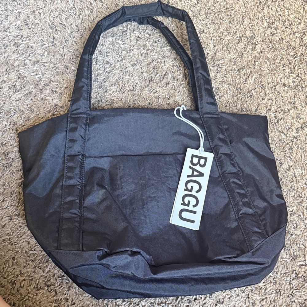 Like New BAGGU Black Mini Cloud Bag